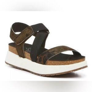 OTBT SIZE 7 Sierra Comfort Sandals In Green Camo With Cork and Foam Sole